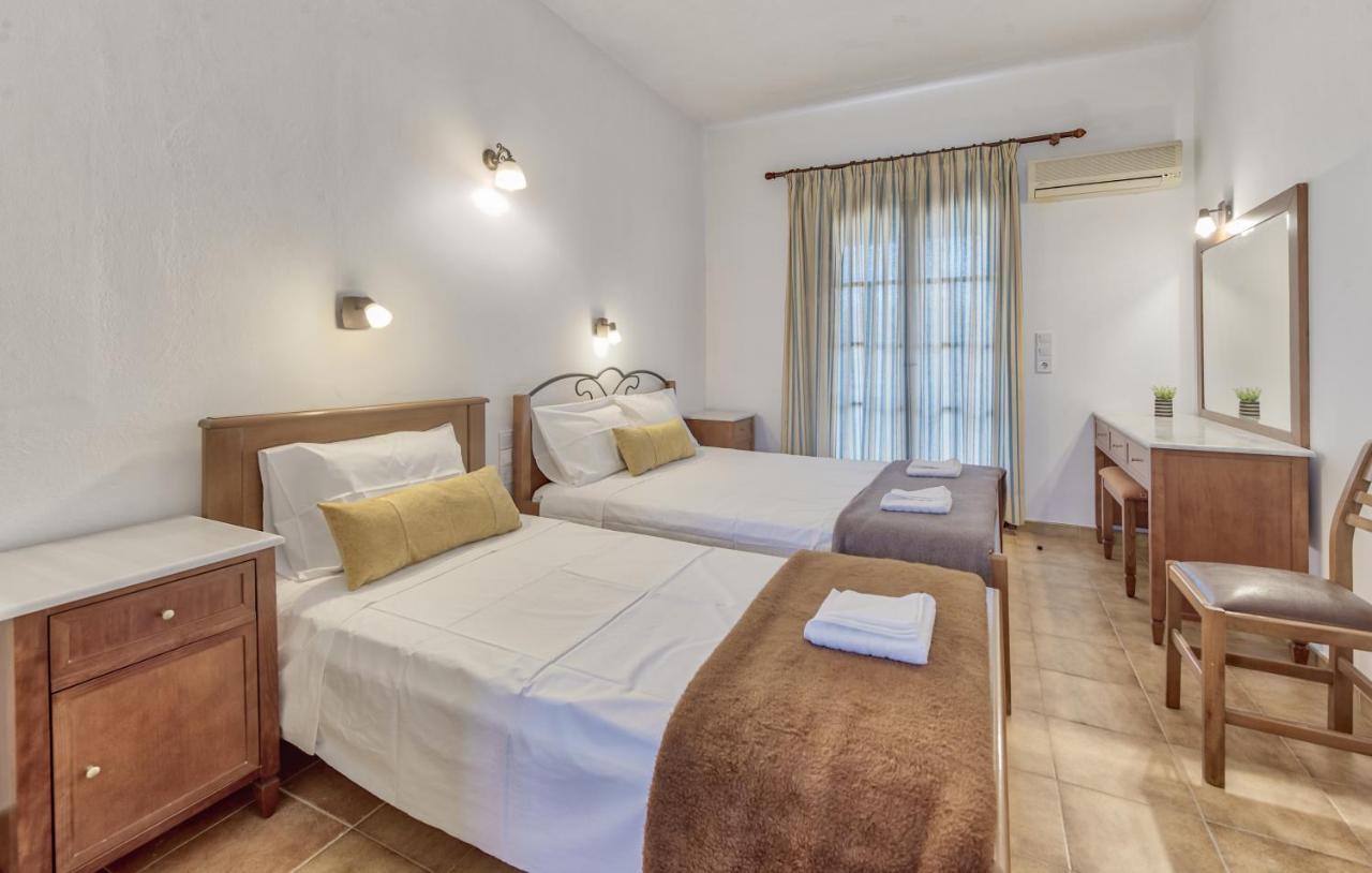 Nicole Aparthotel *